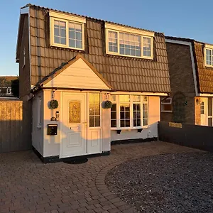 Stunning 3 Bedroom Dutch Barn With Parking Stockton-on-Tees